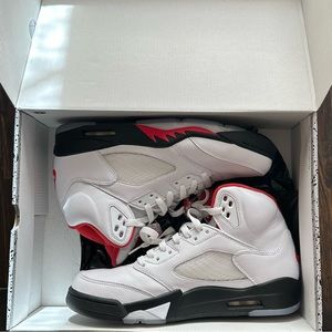 🔥NEW🔥 Air Jordan Retro Red/White Size 9